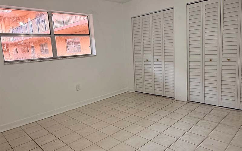 1950 W 56 ST #2210 Hialeah Fl 33012