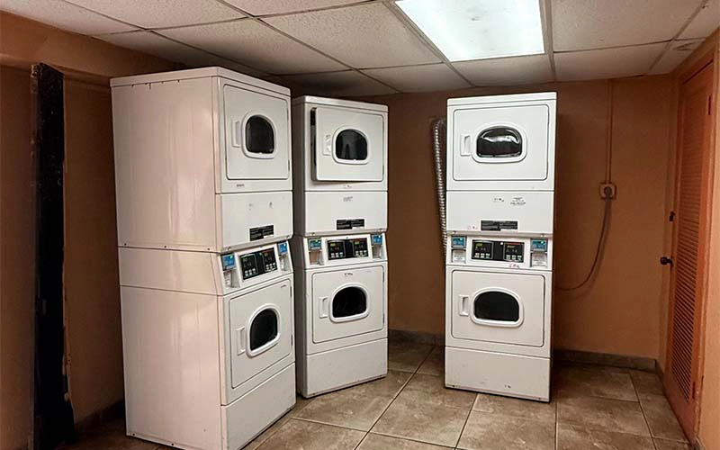 1950 W 56 ST #2210 Hialeah Fl 33012