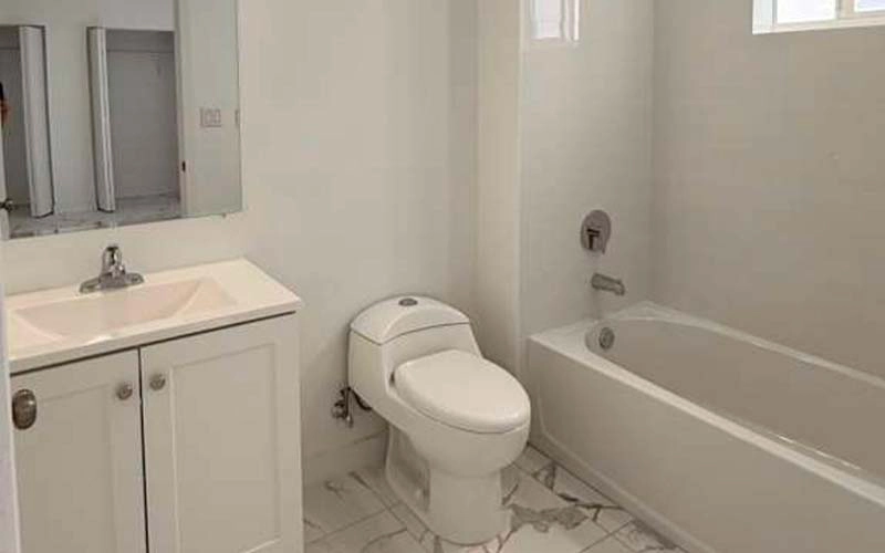 811 E 52nd St, Hialeah, FL 33013
