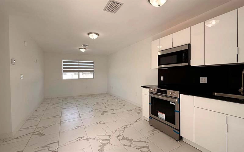 811 E 52nd St, Hialeah, FL 33013