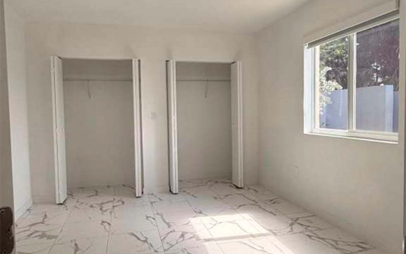 811 E 52nd St, Hialeah, FL 33013