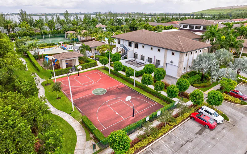 8878 NW 103rd Ave, Doral, FL 33178