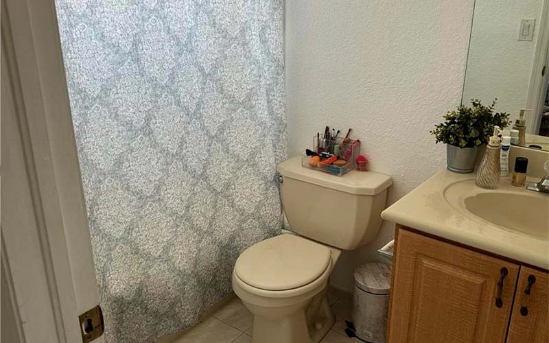 8521 NW 138th Ter Miami Lakes, FL 33016