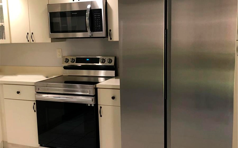 8625 NW 8th St Miami, FL 33126