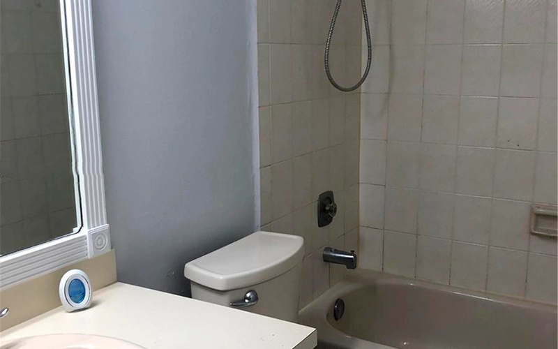 8625 NW 8th St Miami, FL 33126