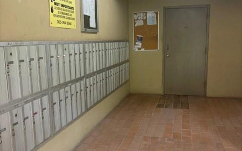 8625 NW 8th St Miami, FL 33126