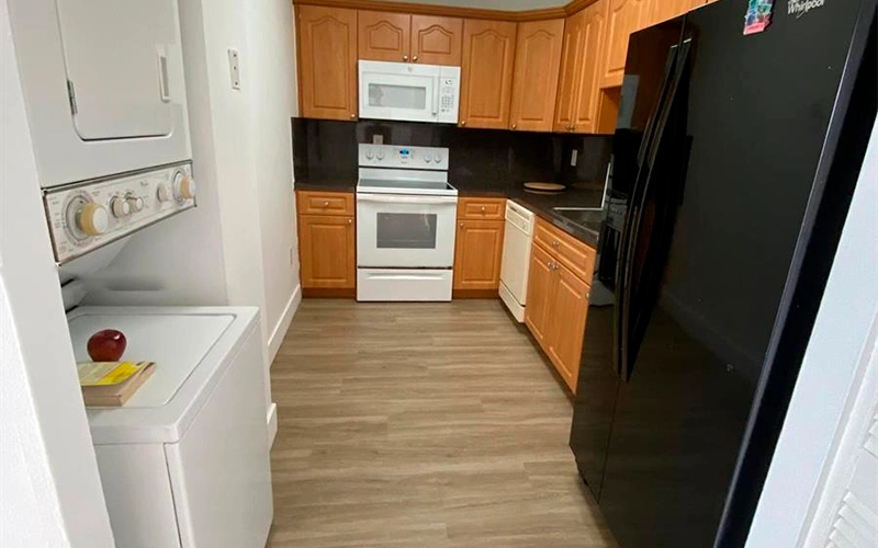 8251 NW 8th St Miami, FL 33126