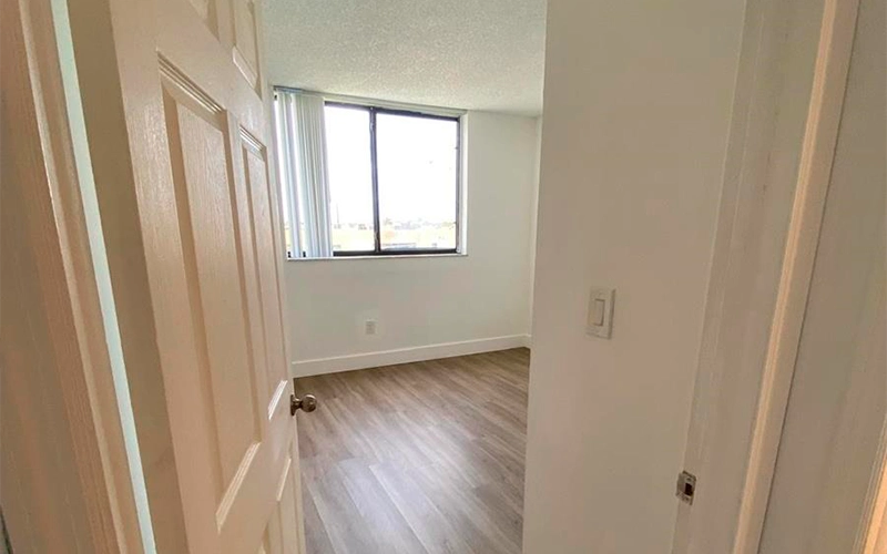 8251 NW 8th St Miami, FL 33126