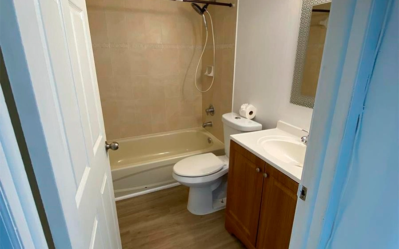 8251 NW 8th St Miami, FL 33126