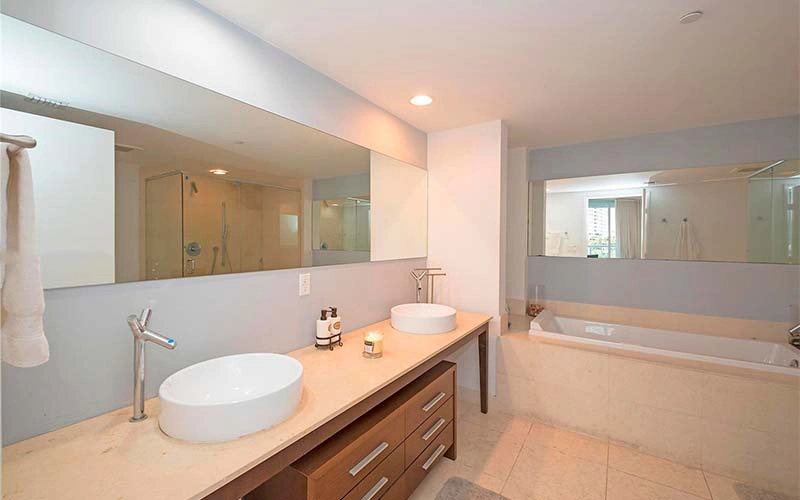 495 Brickell Ave Miami, fl 33131