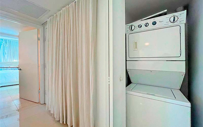 495 Brickell Ave Miami, fl 33131