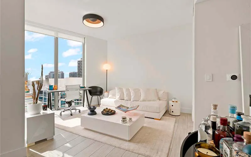 900 NE 7th Ave Miami, FL 33137