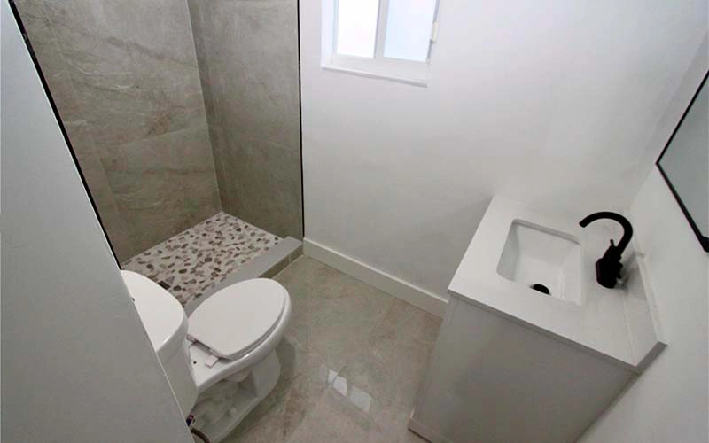 2290 NW 51st Ter Miami, FL 33142