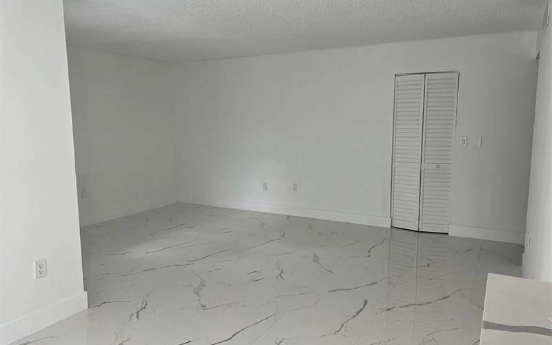 9990 NW 9th St Cir Miami, FL 33172