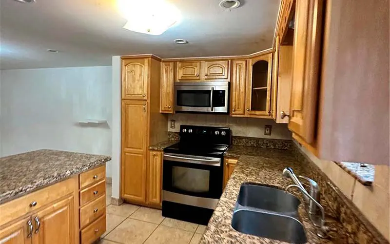 551 NW 82nd Ave Miami, FL 33126