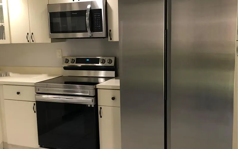 8625 NW 8th St Miami, FL 33126