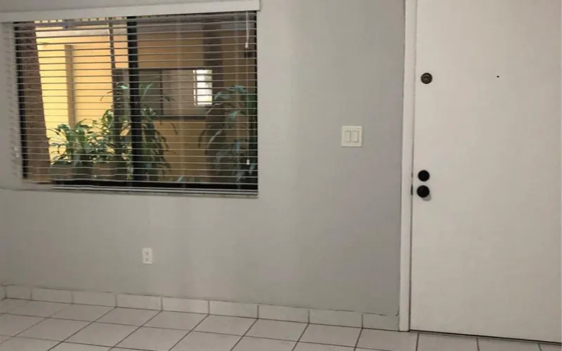 8625 NW 8th St Miami, FL 33126