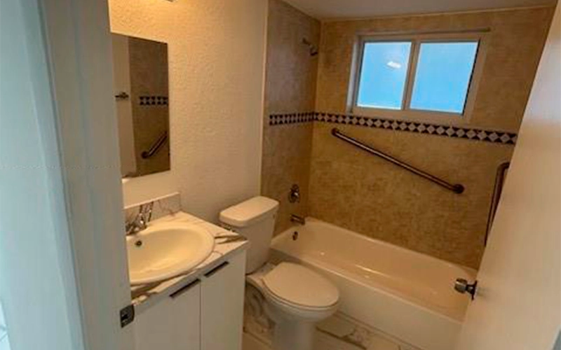 681 W 81st St Hialeah, FL 33014