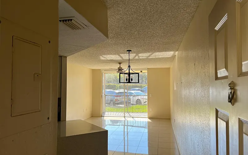 8215 Lake Dr Doral, FL 33166
