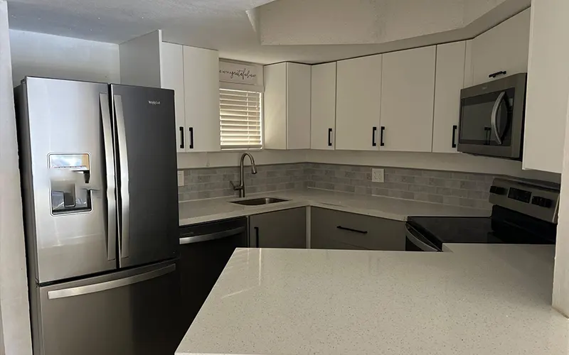 8215 Lake Dr Doral, FL 33166