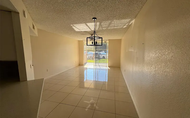8215 Lake Dr Doral, FL 33166