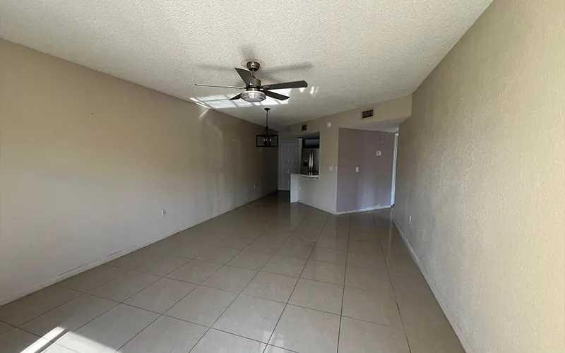 8215 Lake Dr Doral, FL 33166