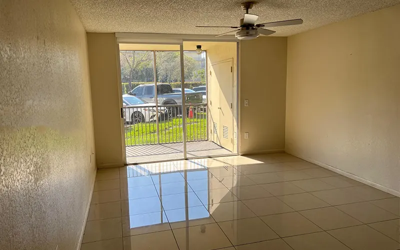 8215 Lake Dr Doral, FL 33166