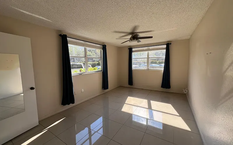 8215 Lake Dr Doral, FL 33166