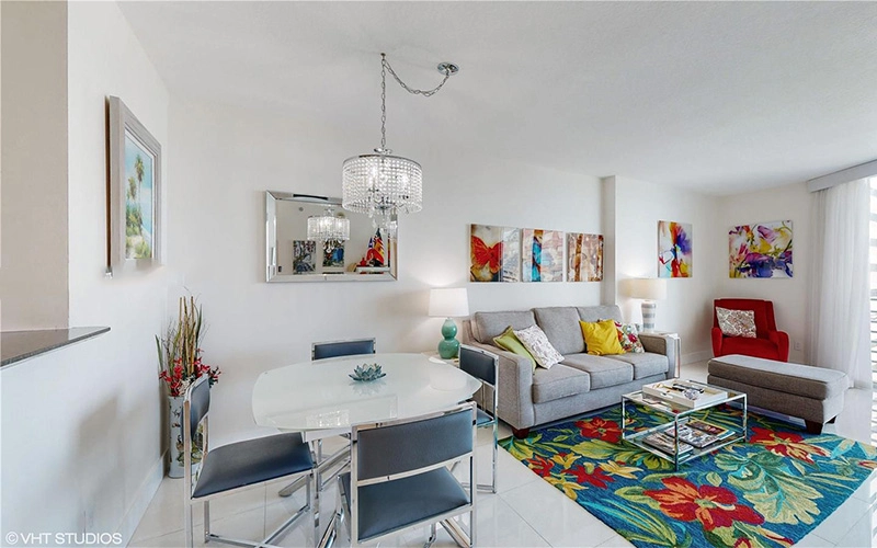 325 S Biscayne Blvd Miami, FL 33131