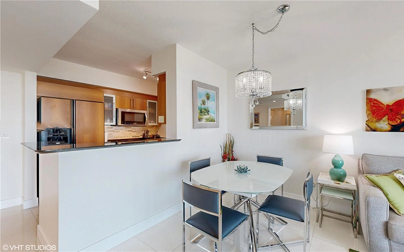 325 S Biscayne Blvd Miami, FL 33131