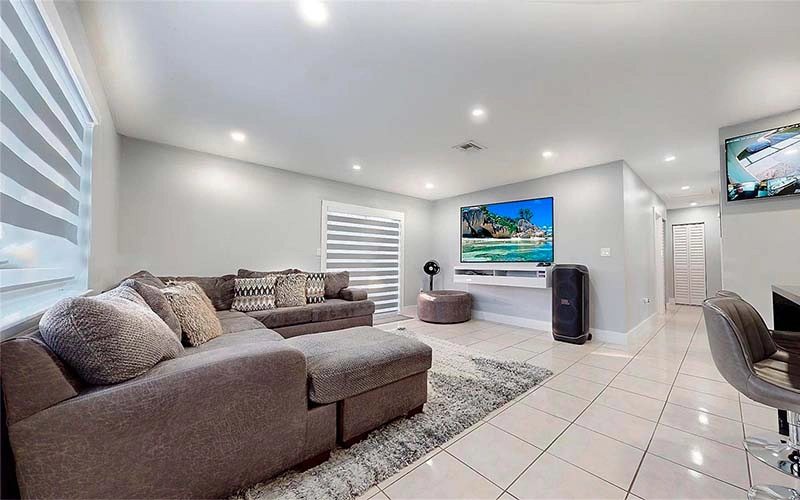 734 SW 8th Ter Florida City, FL 33034