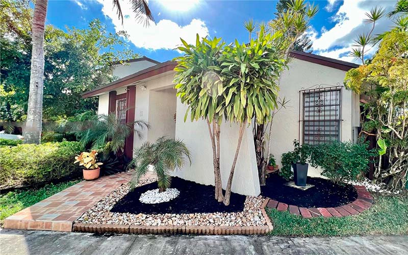 616 NW 97th Pl Miami, FL 33172