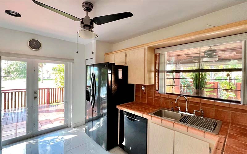 616 NW 97th Pl Miami, FL 33172