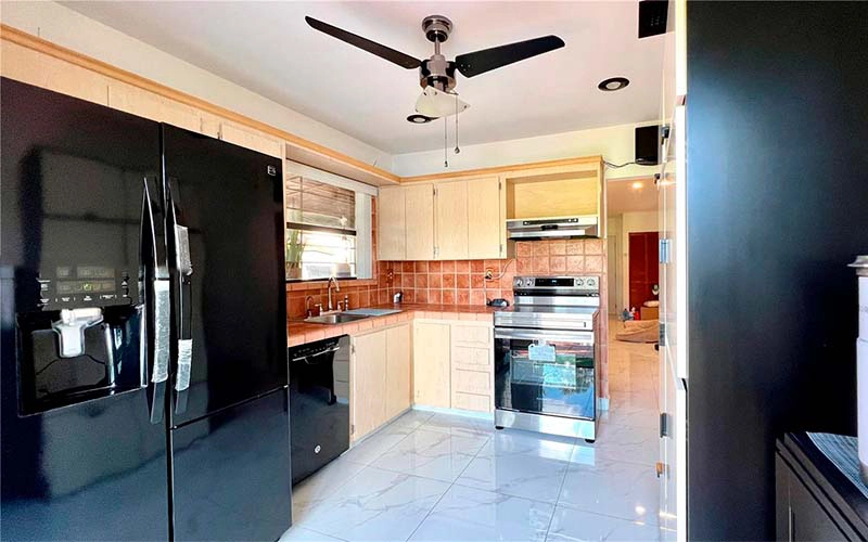 616 NW 97th Pl Miami, FL 33172