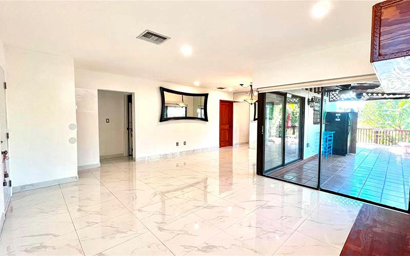 616 NW 97th Pl Miami, FL 33172