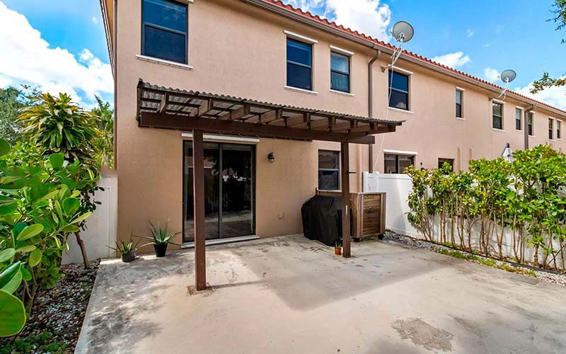 3361 W 89th Ter Hialeah, FL 33018