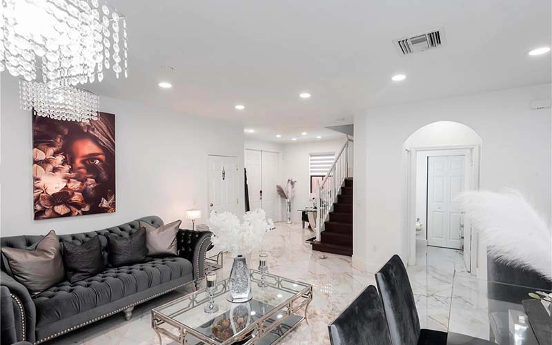 8885 NW 100th Pl Doral, FL 33178