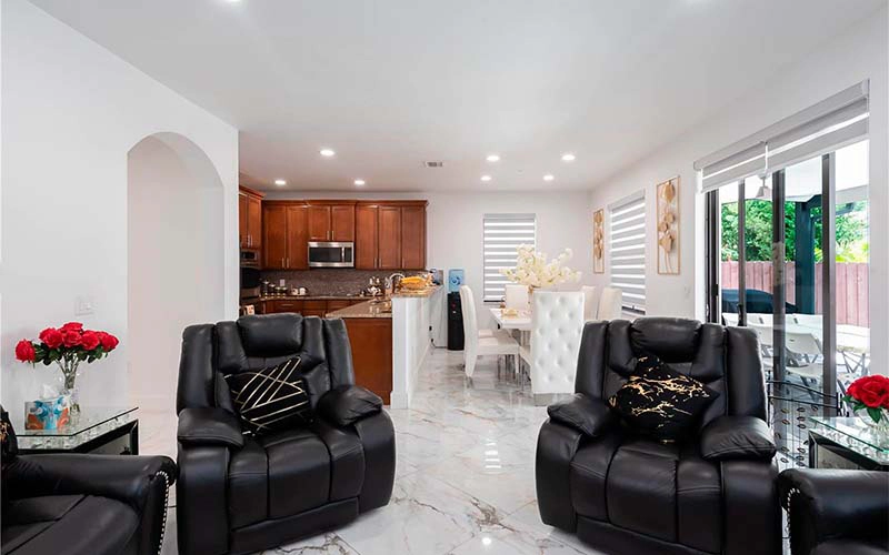 8885 NW 100th Pl Doral, FL 33178