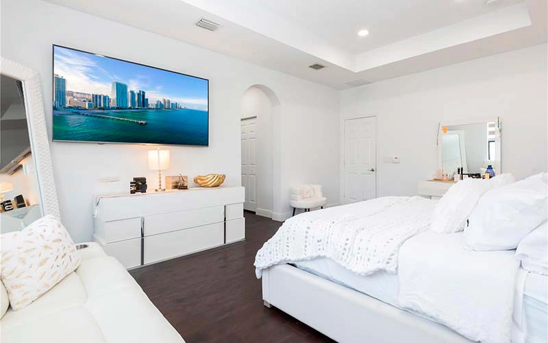 8885 NW 100th Pl Doral, FL 33178