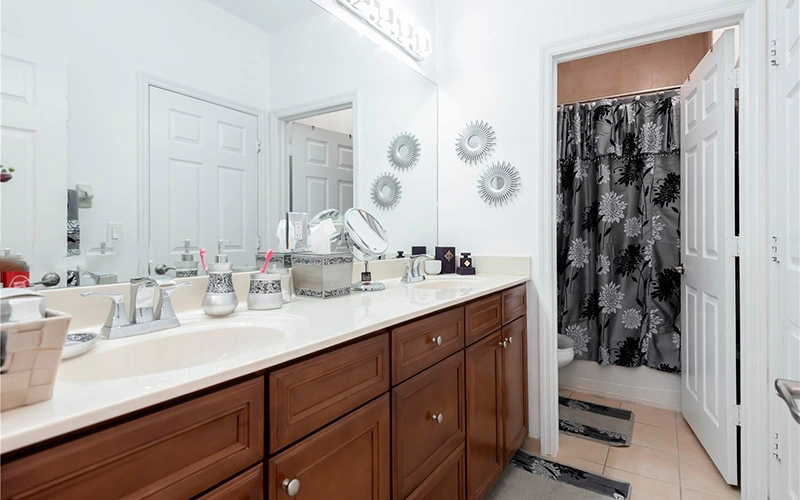 8885 NW 100th Pl Doral, FL 33178