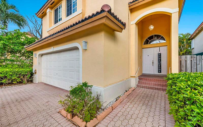 Casa En venta en 5134 NW 113th Ave Doral, FL 33178