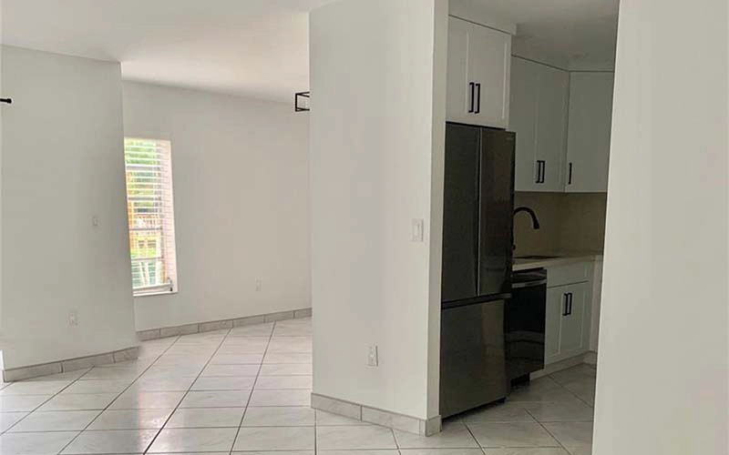4855 NW 7th St Miami, FL 33126
