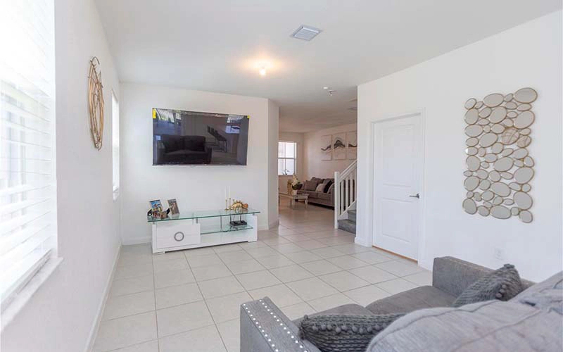 12561 NW 23rd Pl, Miami, FL 33167