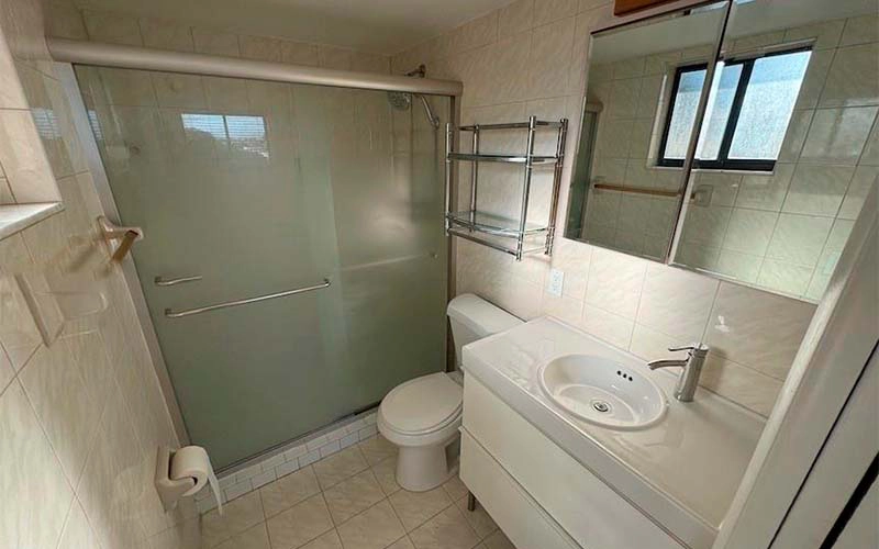 8625 NW 8th St Miami, FL 33126