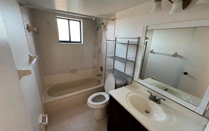 8625 NW 8th St Miami, FL 33126