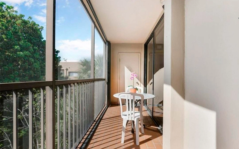 8625 NW 8th St Miami, FL 33126