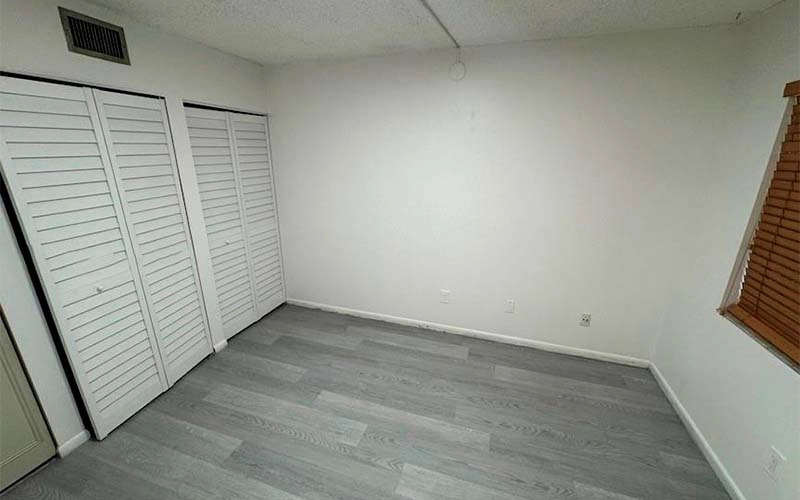 8625 NW 8th St Miami, FL 33126