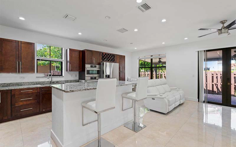 875 NW 97th Ct Miami, FL 33172