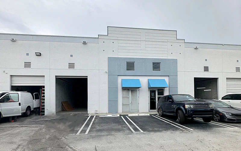 2365 NW 70th Ave # 17 Miami, FL 33122