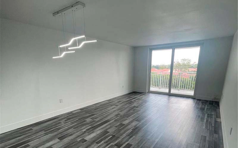 6930 Miami Gardens Dr Hialeah, FL 33015